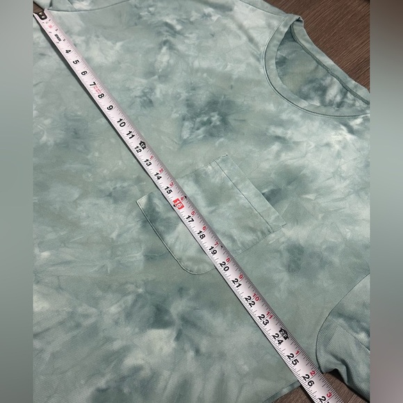 Lululemon Relaxed Mesh Pocketed Shirt - Picture 5 of 7